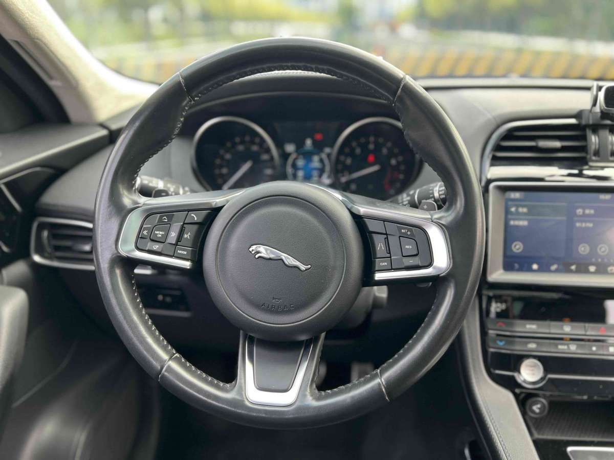 2019年06月捷豹 F-PACE  2019款 2.0T 四驅(qū)都市尊享版