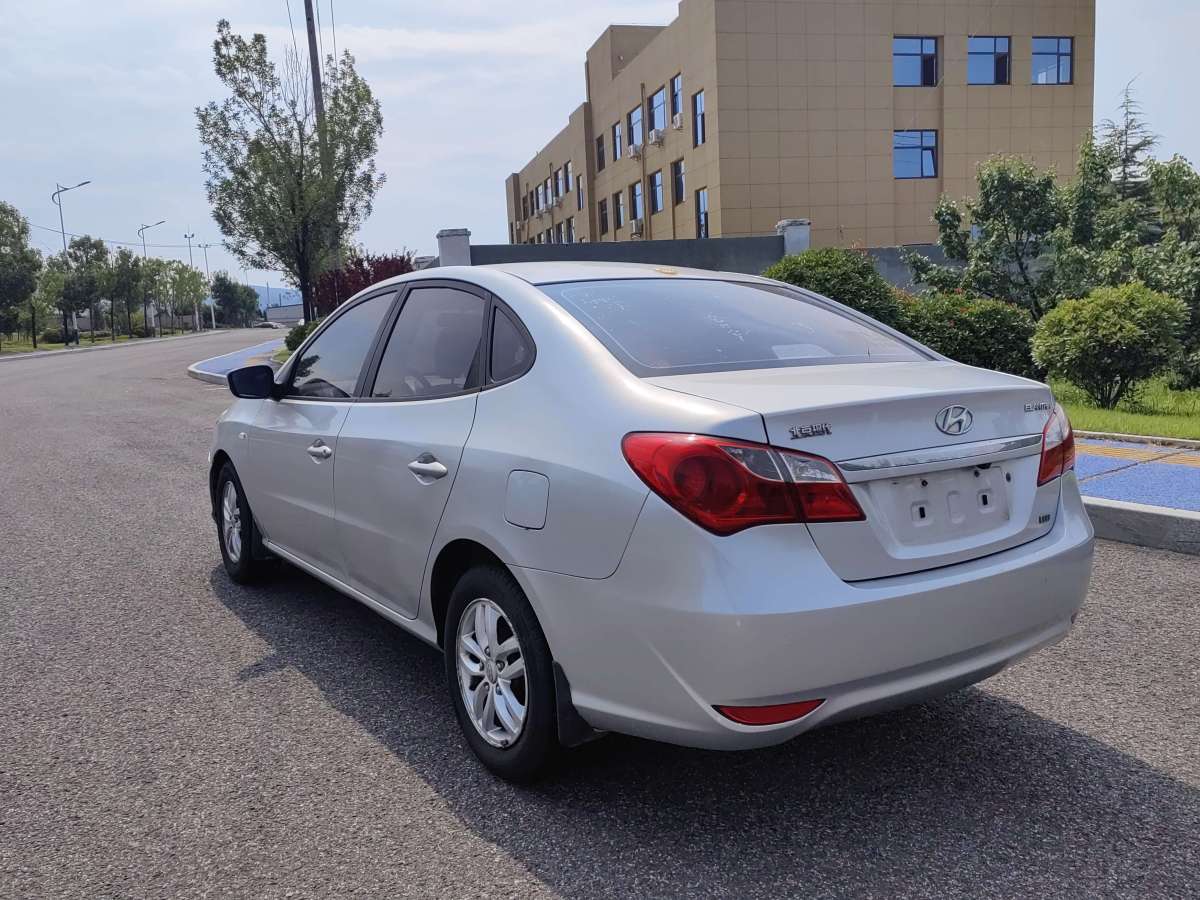 現(xiàn)代 悅動  2011款 1.6L 自動舒適型圖片