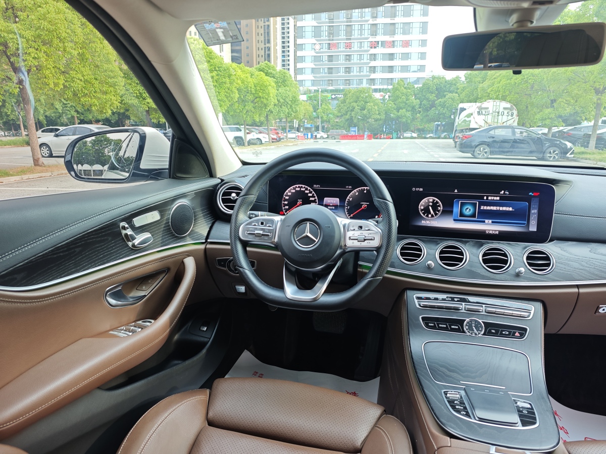 奔馳 奔馳E級  2019款 E 260 L 運動型圖片