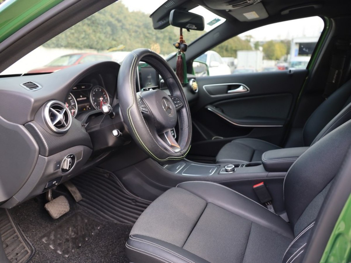 2016年8月奔驰 奔驰A级  2022款 改款 A 200 动感型