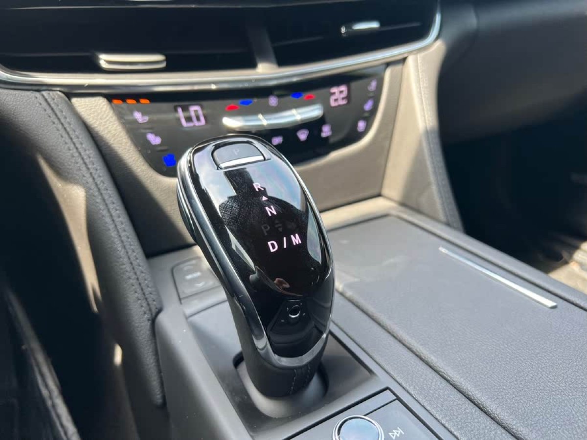 凱迪拉克 CT6  2020款 改款 28T 領(lǐng)先運(yùn)動型圖片