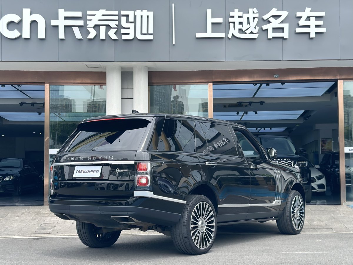 路虎 揽胜  2022款 3.0 L6 400PS 传世加长经典版图片