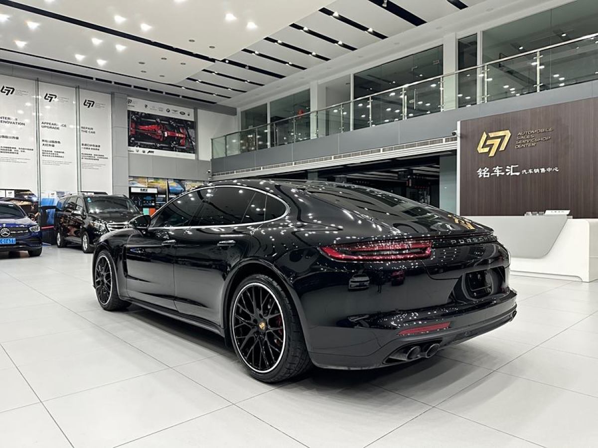 保時(shí)捷 Panamera  2019款 Panamera 十周年紀(jì)念版 2.9T圖片