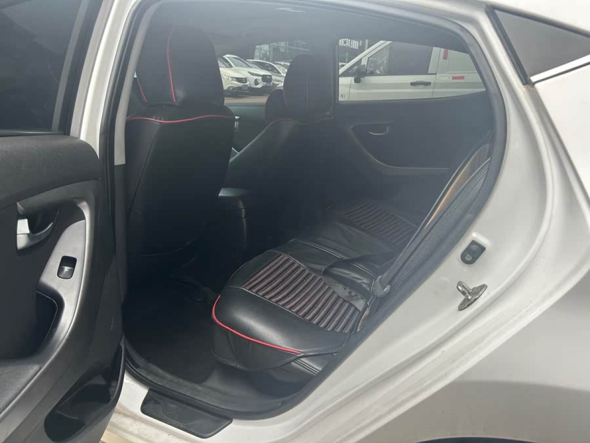 現(xiàn)代 朗動  2015款 1.6L 自動領(lǐng)先型圖片