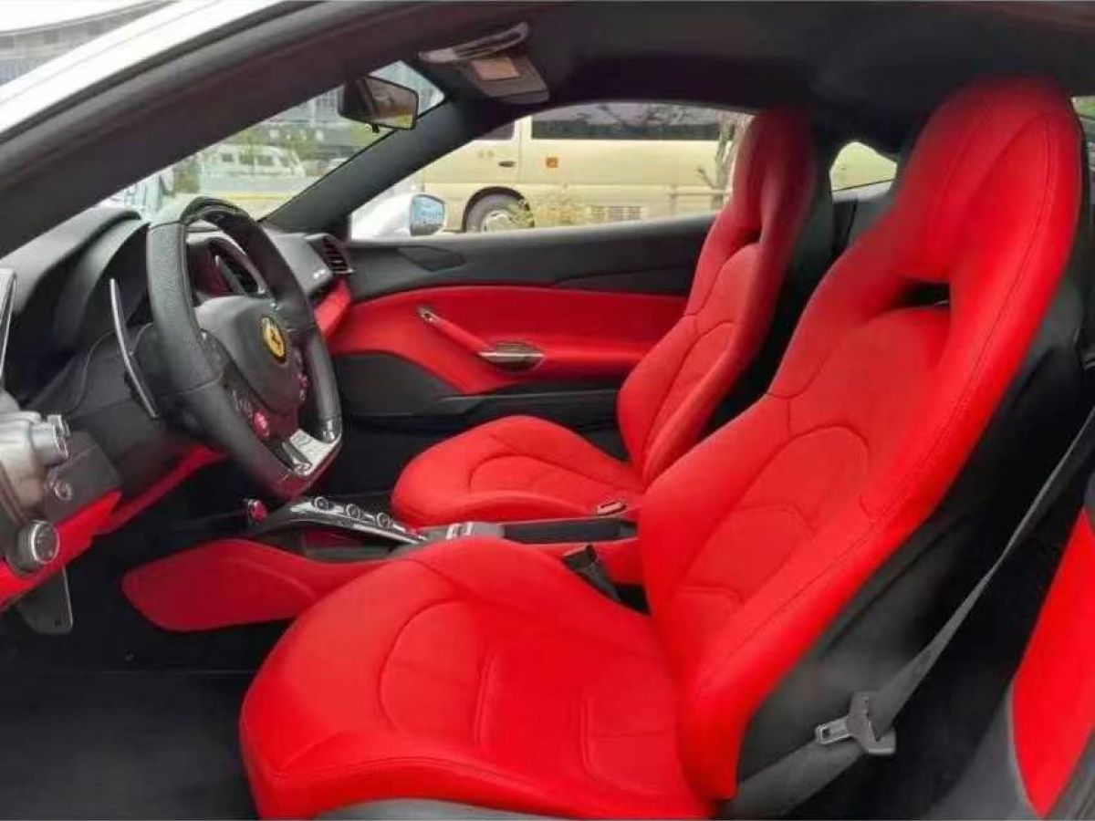 法拉利 GTC4Lusso  2017款 3.9T V8圖片
