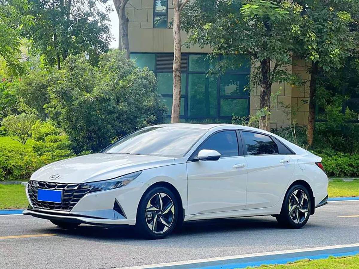 現(xiàn)代 伊蘭特  2023款 1.5L CVT LUX尊貴版圖片