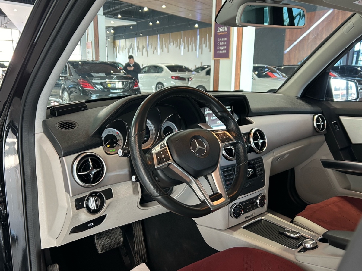 奔馳 奔馳GLK級(jí)  2015款 GLK 300 4MATIC 時(shí)尚型 極致版圖片