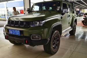 BJ40 北京 2.0D 自動四驅(qū)刀鋒英雄版?zhèn)b客型