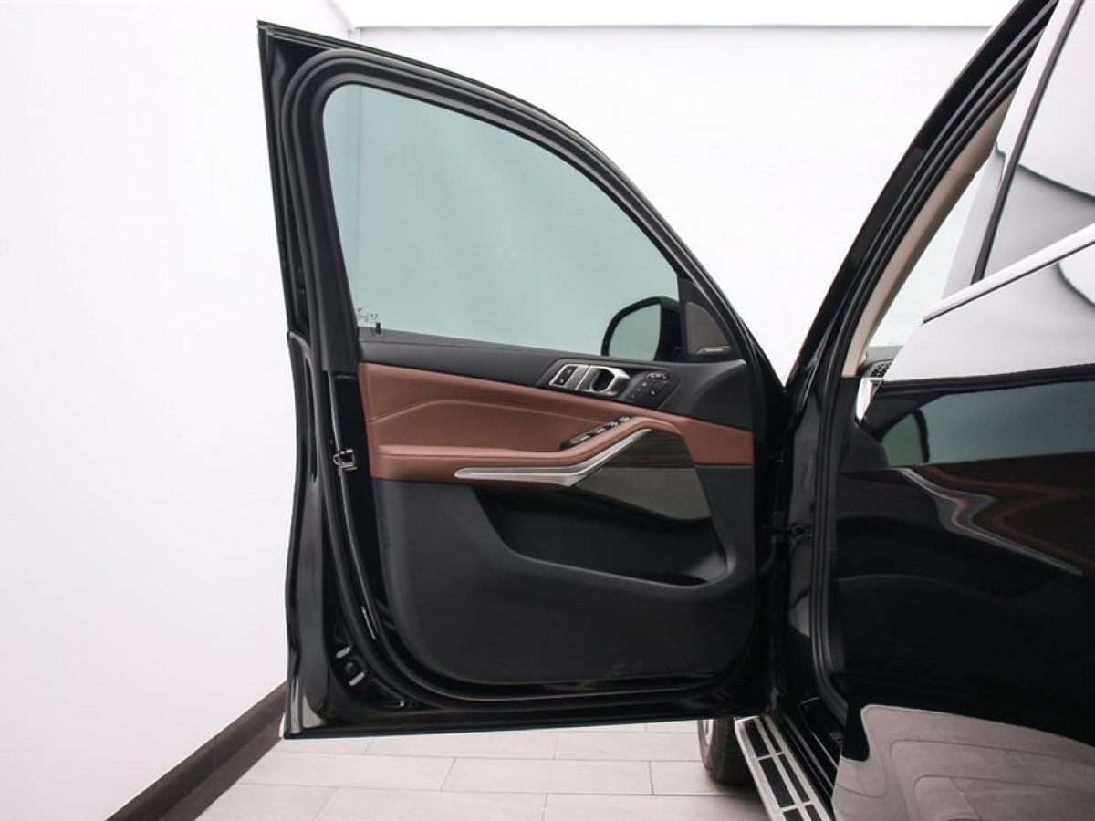 宝马 宝马X7  2023款 xDrive40i 领先型豪华套装图片