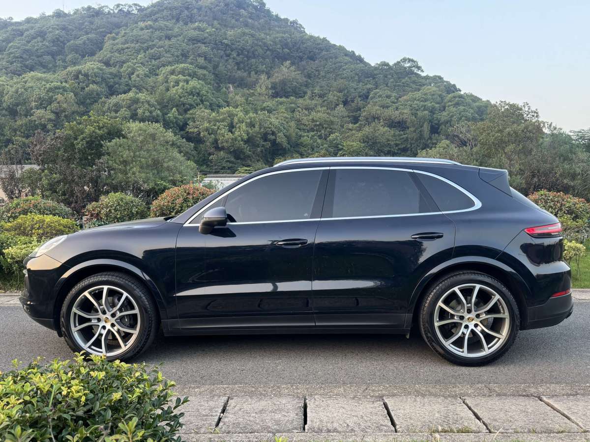 保時(shí)捷 Cayenne  2022款 Cayenne 3.0T 鉑金版圖片