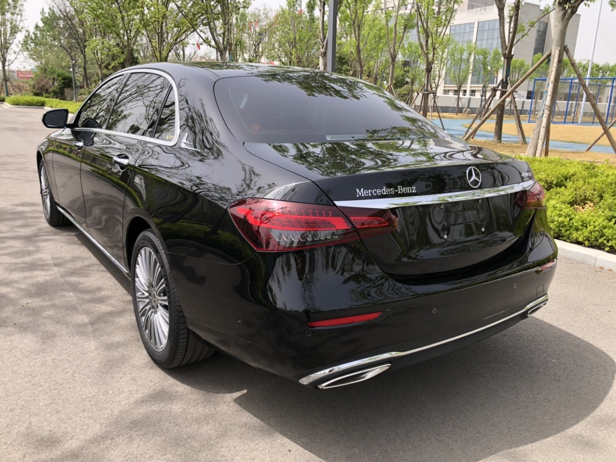 奔馳 奔馳E級(jí)  2022款 改款 E 300 L 時(shí)尚型圖片