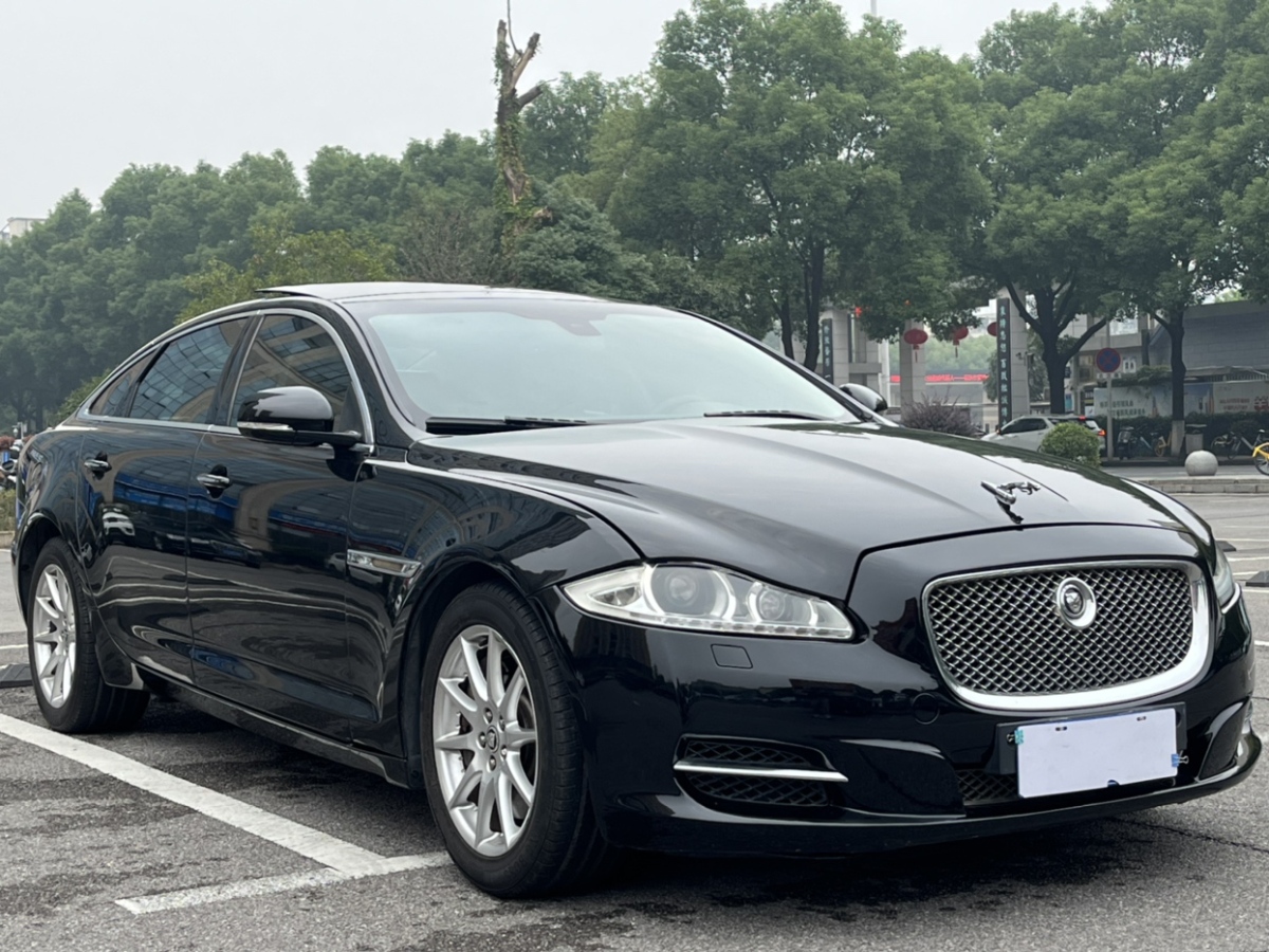 2013年02月捷豹 XJ  2013款 XJL 2.0T 典雅商務(wù)版