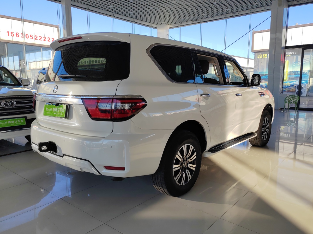 日產(chǎn) 途樂  2018款 4.0L 鉑金型圖片