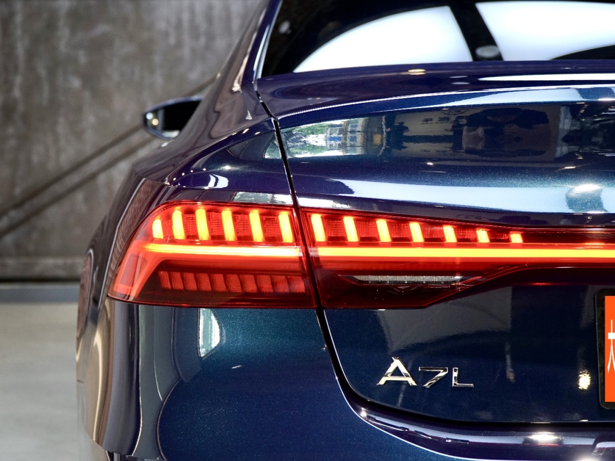 奧迪 奧迪A7L  2024款 55TFSI quattro S-line 志遠型 流晶套裝圖片