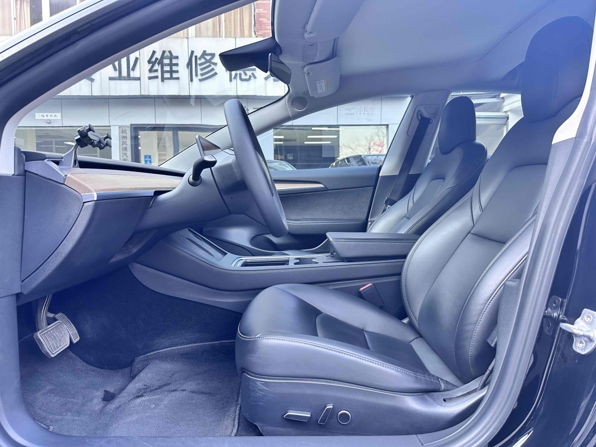 特斯拉 Model 3  2019款 標(biāo)準(zhǔn)續(xù)航后驅(qū)升級(jí)版圖片