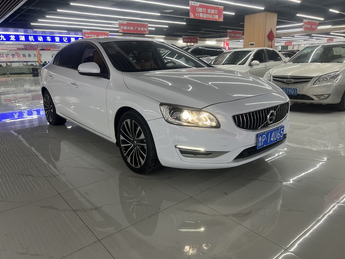 沃爾沃 S60  1448款 2.0T T5智雅版圖片