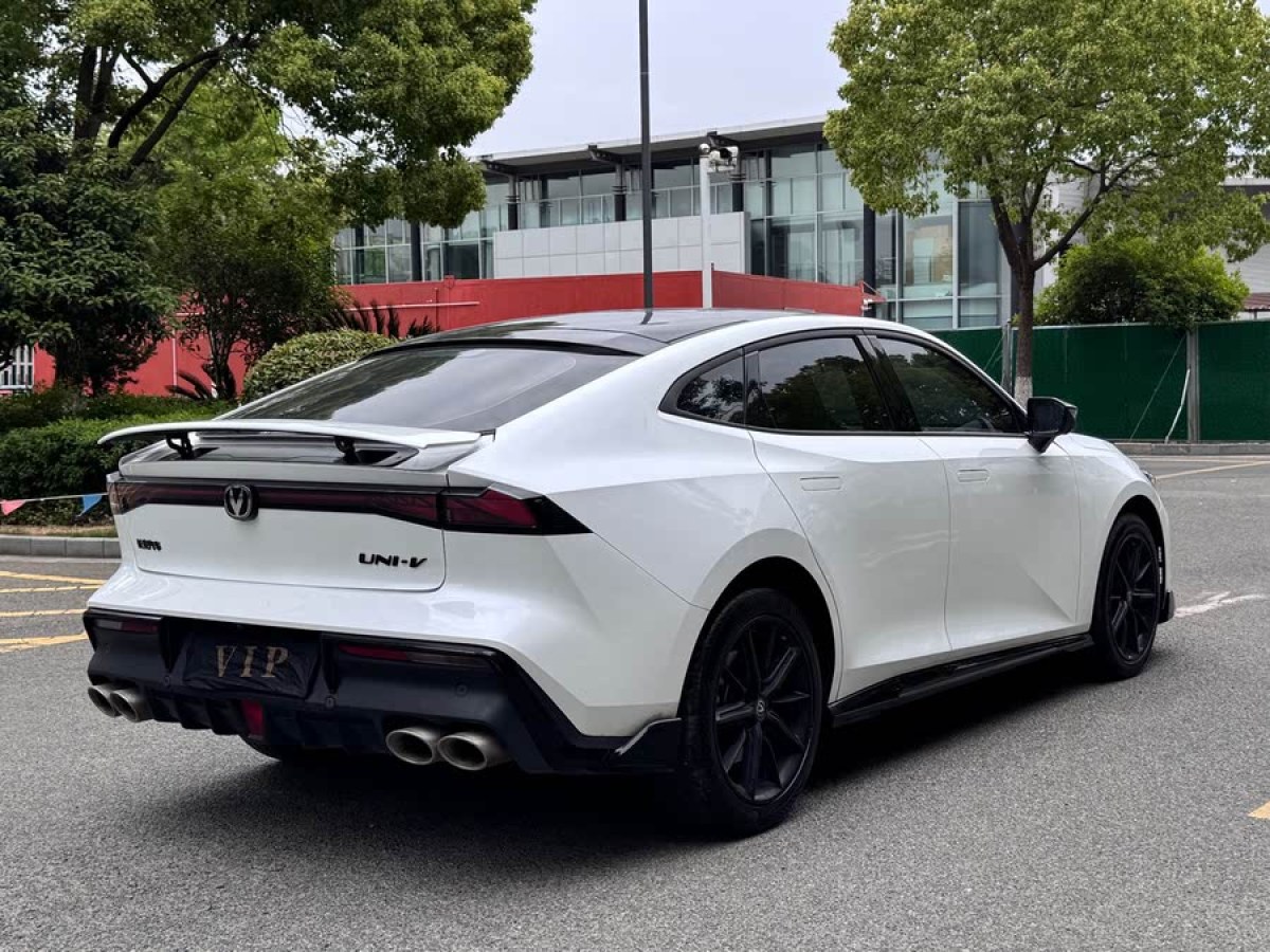 長(zhǎng)安 長(zhǎng)安UNI-V  2023款 2.0T 鋒速版圖片