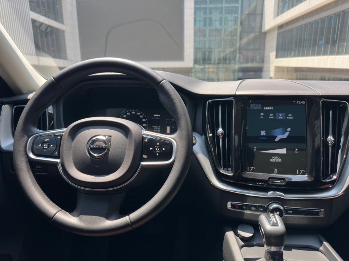 沃尔沃 XC60  2019款 T5 四驱智逸版图片