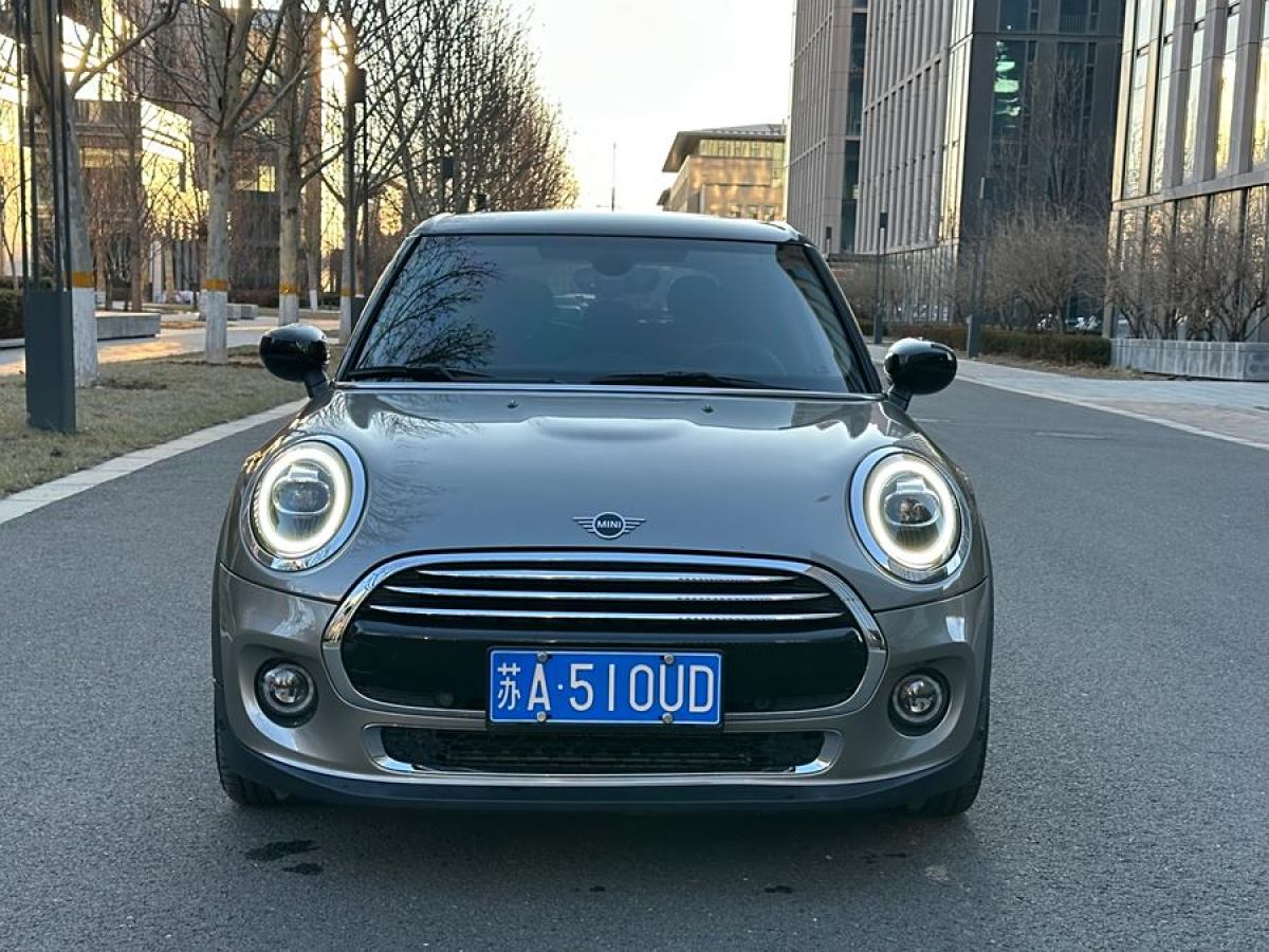 MINI MINI  2021款 1.5T COOPER 藝術(shù)家 五門版圖片