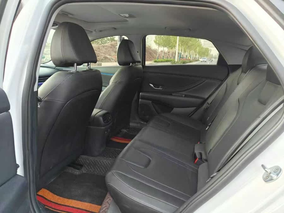 現(xiàn)代 伊蘭特  2022款 1.5L CVT LUX尊貴版圖片