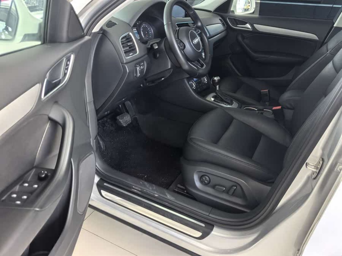 奧迪 奧迪Q3  2015款 35 TFSI 進(jìn)取型圖片