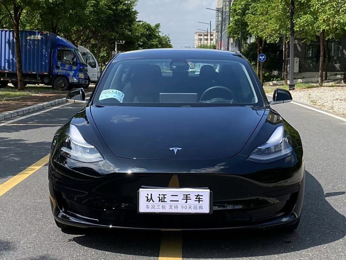 特斯拉 Model Y  2020款 改款 標(biāo)準(zhǔn)續(xù)航后驅(qū)升級版圖片