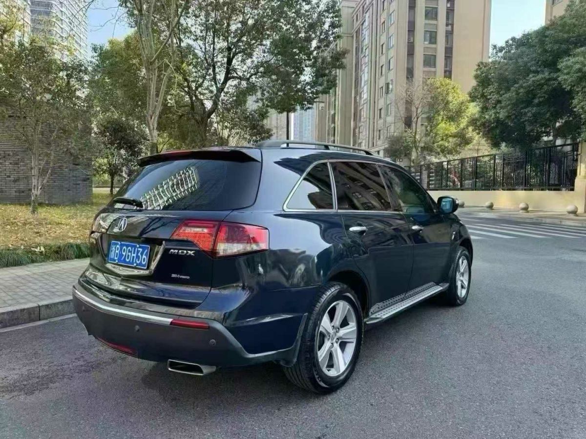 謳歌 MDX  2011款 3.7 標(biāo)準(zhǔn)尊享運(yùn)動版圖片