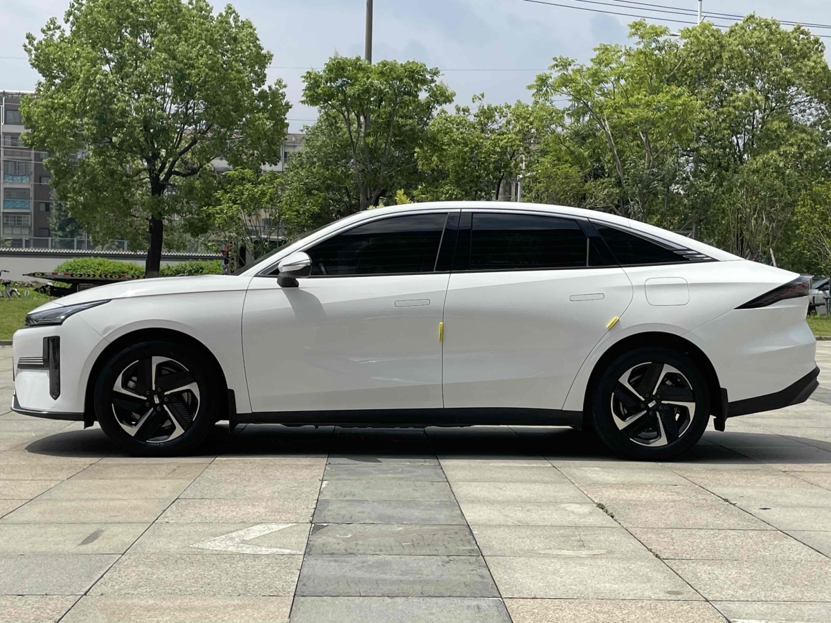 2023年10月銀河 銀河L6  2024款 125km 創(chuàng)想版