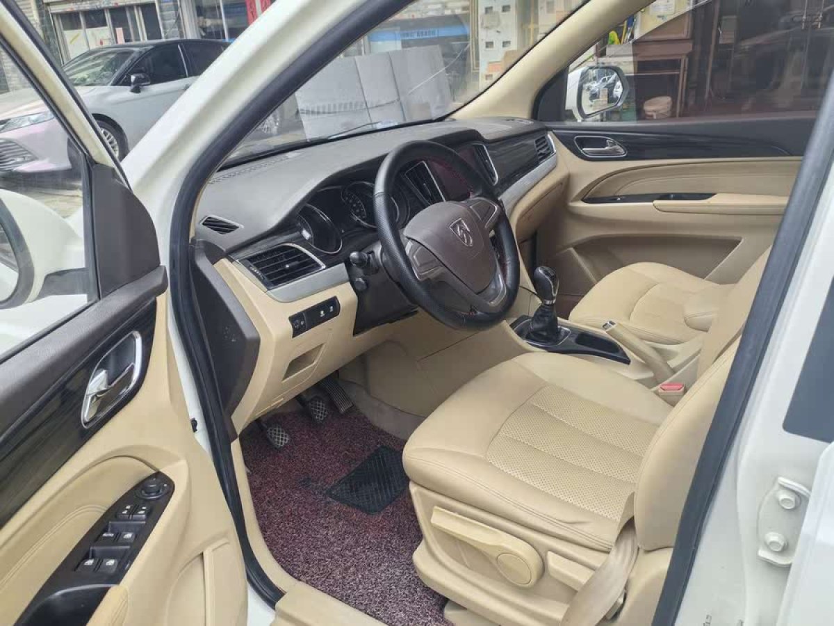 寶駿 730  2016款 1.5L 手動(dòng)舒適型 7座圖片