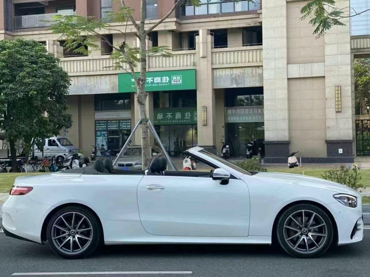 奔馳 奔馳E級  2021款 E 300 轎跑車圖片