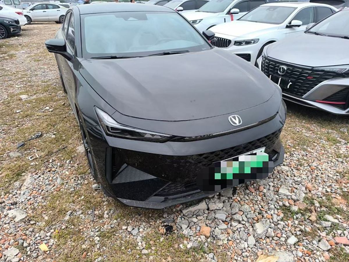 長(zhǎng)安 長(zhǎng)安UNI-V 智電iDD  2023款 智電iDD 1.5T 113km智酷型圖片