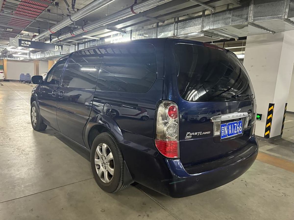 別克 GL8  2008款 陸尊 3.0L XT 導(dǎo)航版圖片