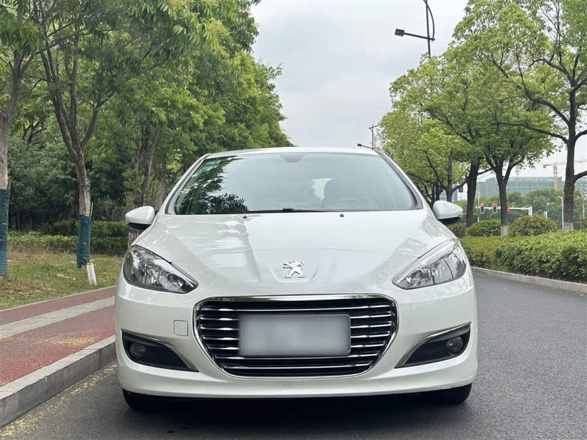標(biāo)致 308  2014款 樂(lè)享版 經(jīng)典 1.6L 自動(dòng)優(yōu)尚型圖片
