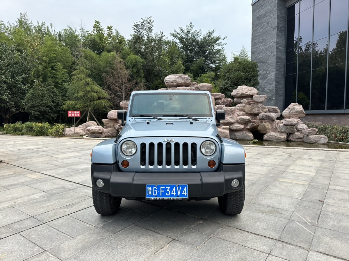 2012年09月Jeep 牧馬人  2012款 3.6L Sahara 極地版