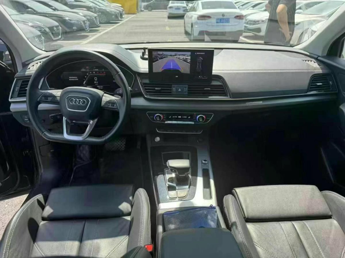 奧迪 奧迪Q5 e-tron  2022款 40 e-tron 星耀型 機(jī)甲套裝圖片
