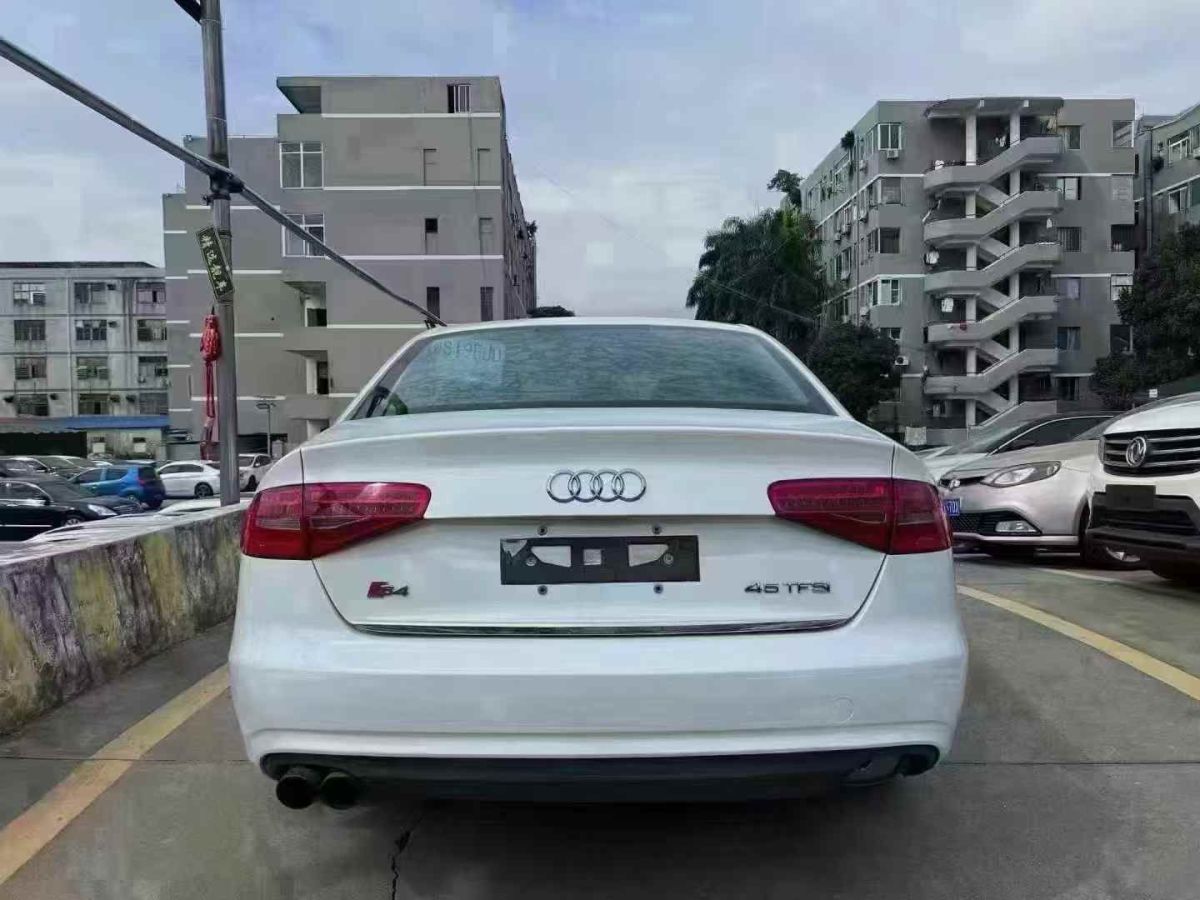 奧迪 奧迪A4L  2015款 A4L 1.8TFSI 30TFSI 舒適型圖片