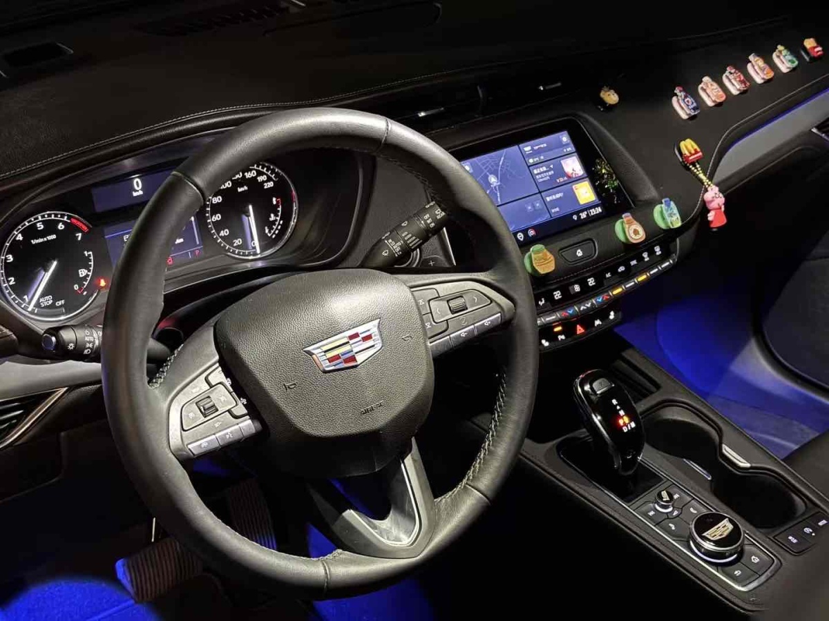 凱迪拉克 XT4  2022款 28T 兩驅(qū)豪華型圖片
