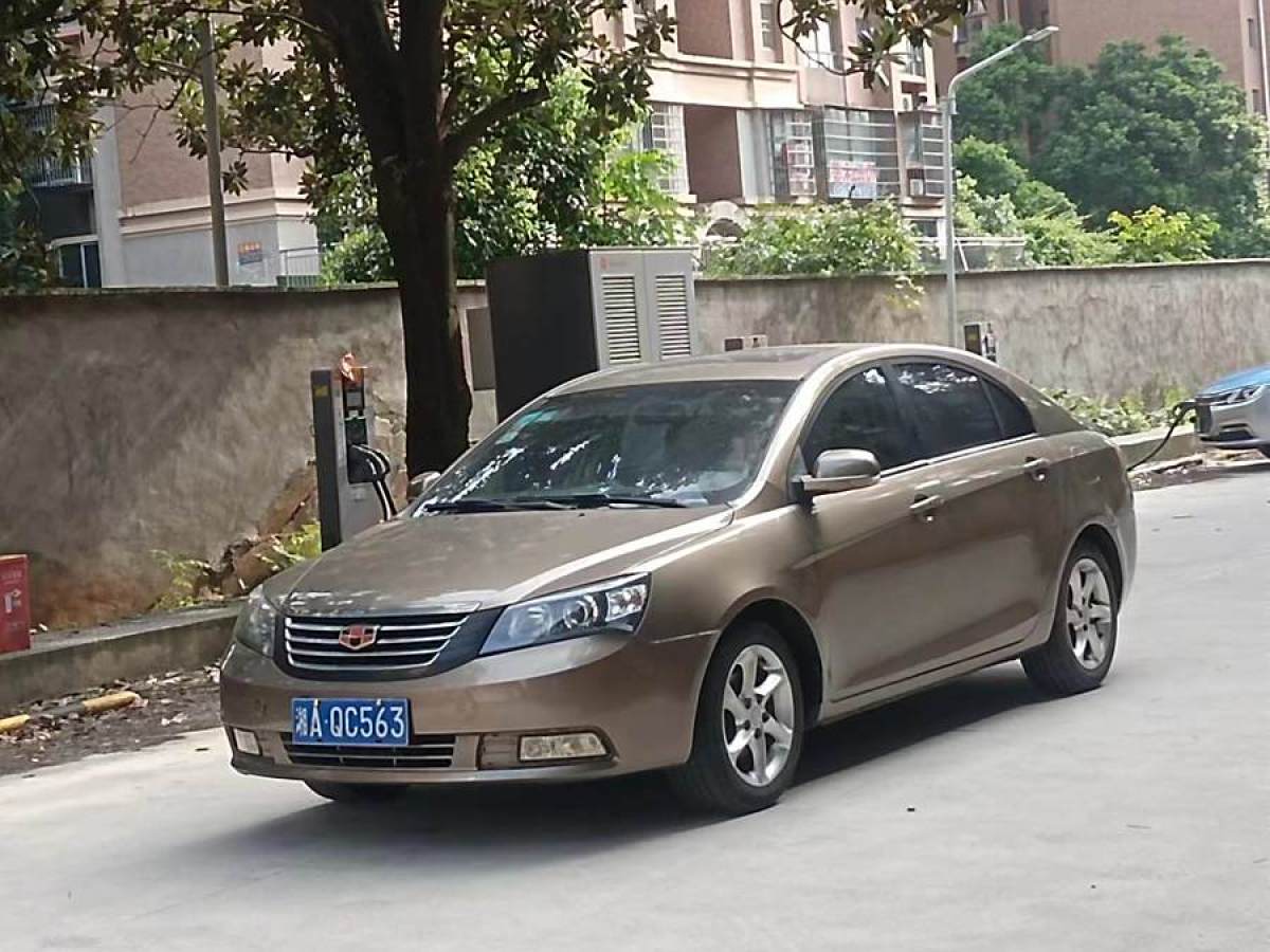 吉利 經(jīng)典帝豪  2013款 三廂 1.8L CVT尊貴型圖片