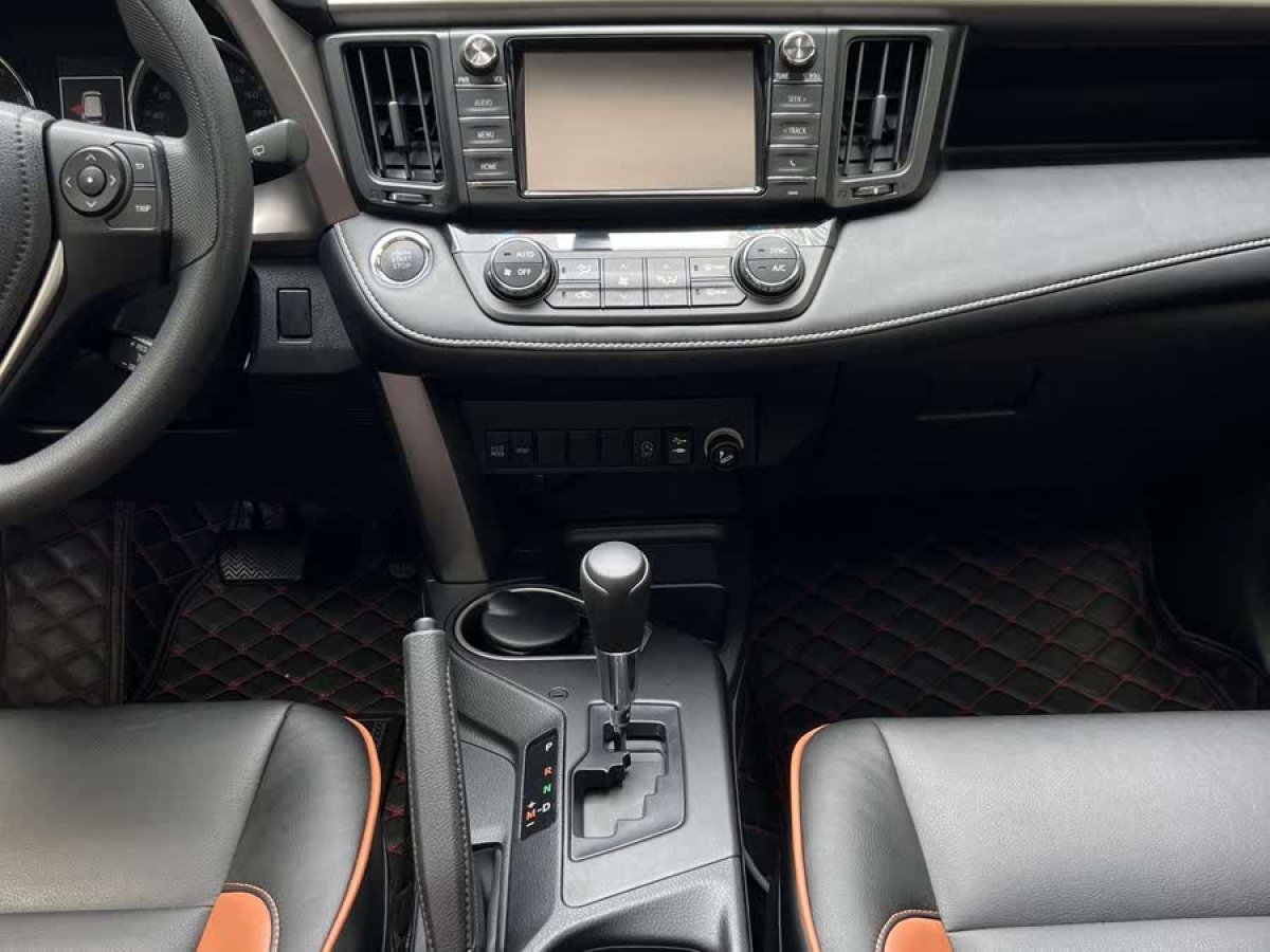 豐田 RAV4榮放  2019款 2.0L CVT兩驅(qū)風(fēng)尚X限量版 國VI圖片