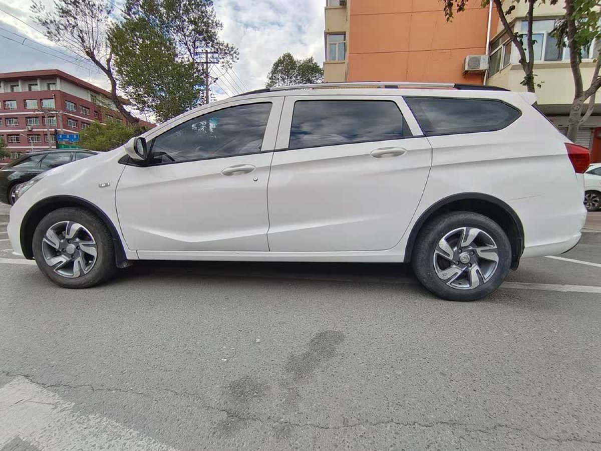 寶駿 310W  2017款 1.5L 手動舒適型圖片
