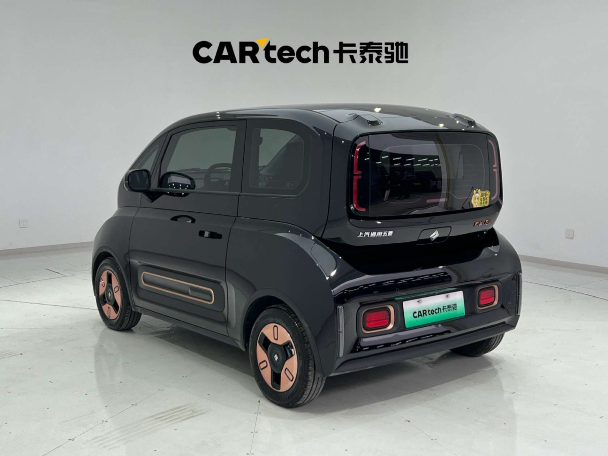 寶駿 寶駿KiWi EV  2022款 藝術(shù)家輕享版 三元鋰圖片