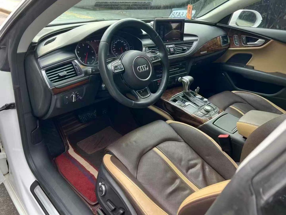 奧迪 奧迪Q7  2015款 Q7 35TFSI quattro 進(jìn)取型圖片