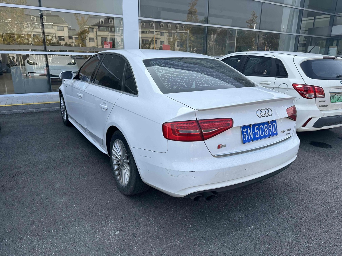 奧迪 奧迪A4L  2013款 35 TFSI 自動(dòng)標(biāo)準(zhǔn)型圖片