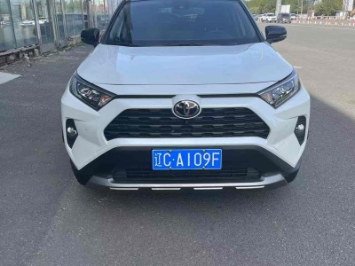 2023年1月 豐田 RAV4 榮放 2.0L CVT兩驅(qū)風(fēng)尚版圖片