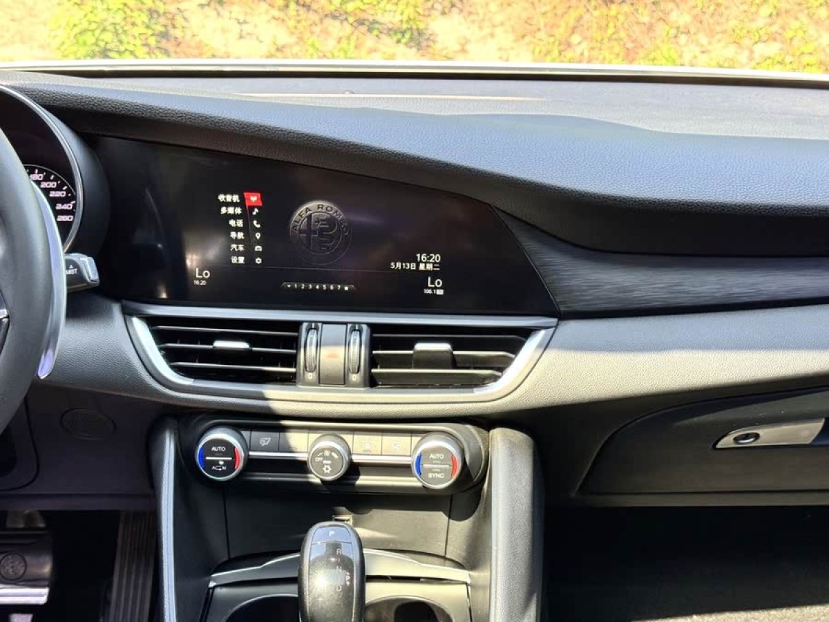 阿爾法·羅密歐 Giulia  2017款 2.0T 280HP 豪華版圖片