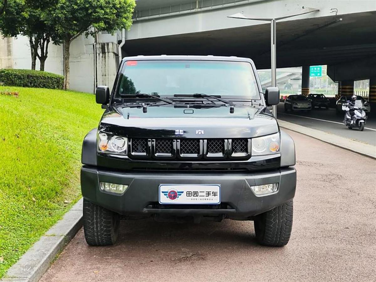 北京 BJ40  2017款 40L 2.3T 自動四驅(qū)環(huán)塔冠軍版圖片