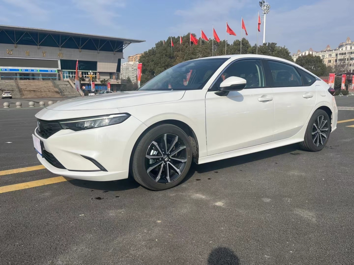 本田 型格  2023款 HATCHBACK 240TURBO CVT領(lǐng)潮版圖片