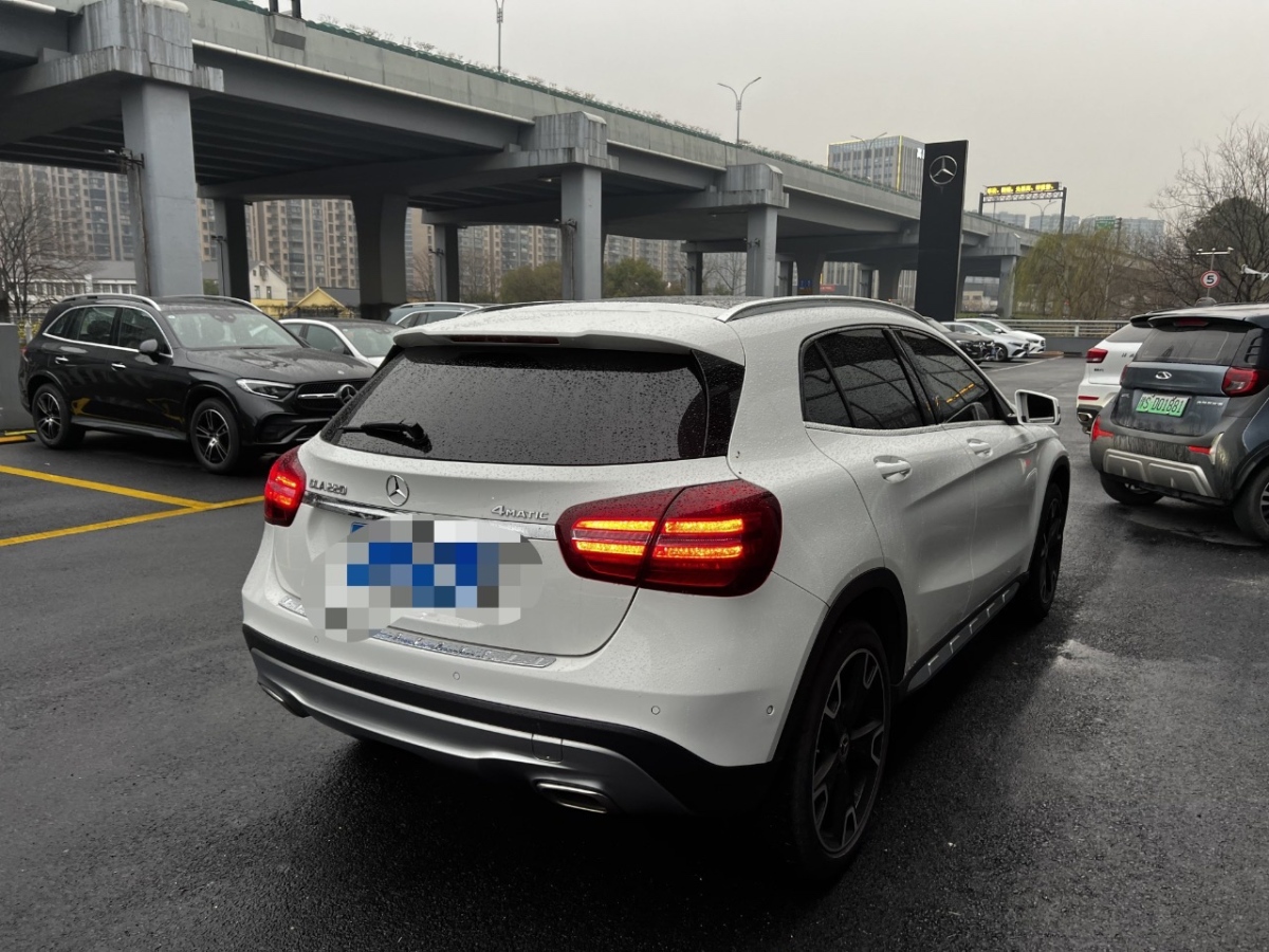 奔馳 奔馳GLA  2017款 GLA 220 4MATIC 時尚型圖片