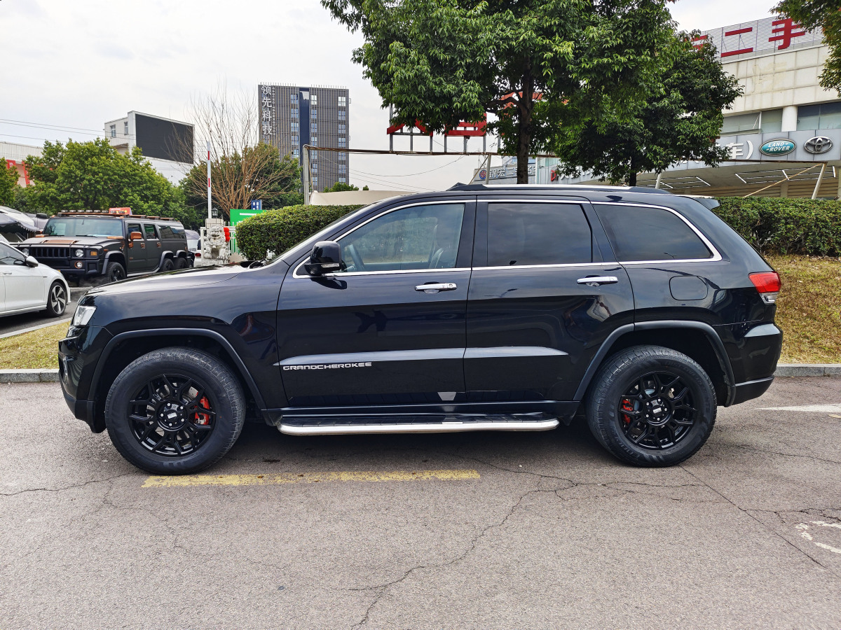 Jeep 大切諾基  2015款 3.0L 舒享導(dǎo)航版圖片