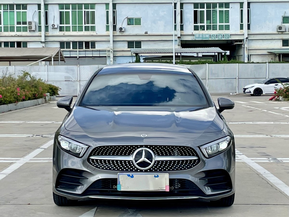 奔馳 奔馳A級(jí)  2022款 改款 A 200 L 運(yùn)動(dòng)轎車(chē)時(shí)尚型圖片